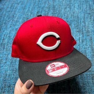 Cincinnati Reds New Era 9Fifty Snapback Baseball Hat in Red Black